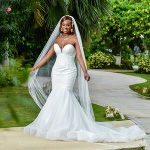 Maggie Sottero Ivory Wedding Dress size 6